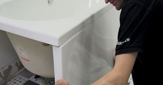 Установка экрана под ванну - цена за работу от 4228 руб. в Североуральске